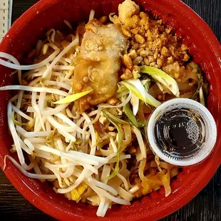 Pad thai lunch special