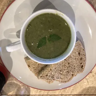 Pea &amp; Spinach Soup with spelt bread
