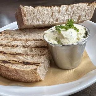 a plate of bread and dip