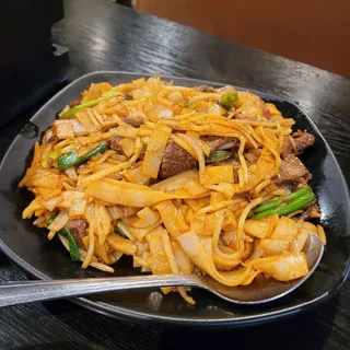80 Beef Chow Fun