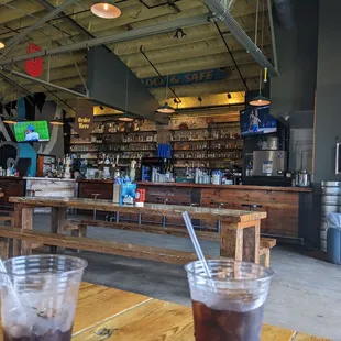 There&apos;s a full bar.