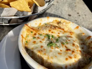 R Bar & Grill