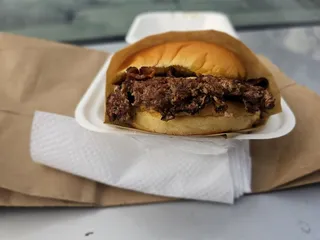 Leo’s Smash Burgers & Dogs