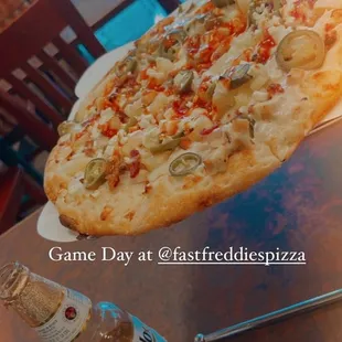 Modelo beer &amp; custom pizza