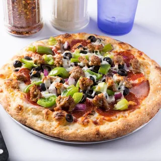 8" Freddie's Combo Pizza and Regular Drink Lunch Special