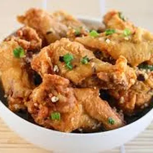 food, chicken wings and fried chicken