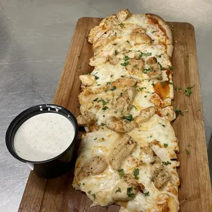 Buffalo chicken flatbread