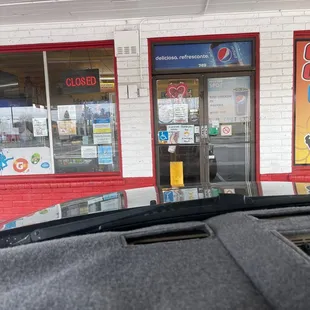 Abren hasta las 10:30