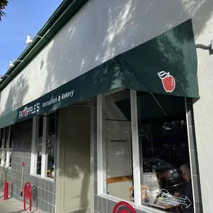 Exterior of Fat Apple's in El Cerrito.