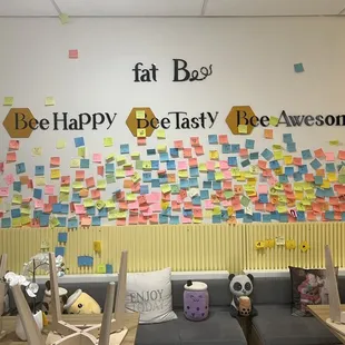 a wall of post it notes