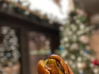 Beauvine Burger Concept