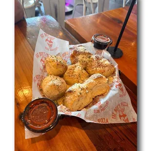 Garlic knots