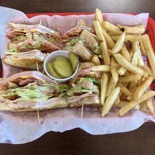 Double club sandwich on rye bread w/ fries.  Must try!!!!