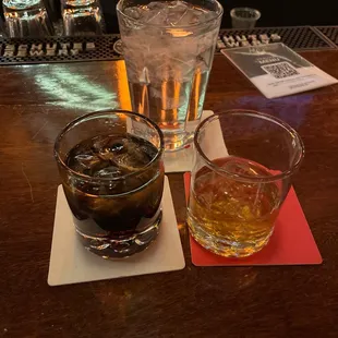 Black Russian, Amaretto on the rocks - water back