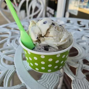 Cookies and cream and butter pecan.