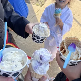 Grand opening celebration after class. Treat well deserved! The spoon change colour! Woah!