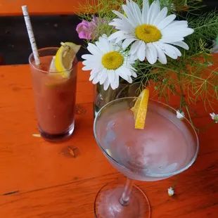 Cool people drinks... Martini, Titos heartbeat