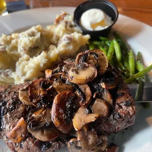 Oil Derrick Sirloin with mushrooms