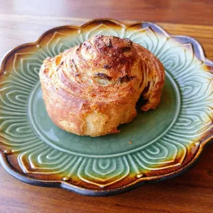 Green chile cheddar croissant