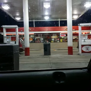 Advertises $1.78 but he only carries out on one pump the other 3 are $0.40 a gallon more expensive