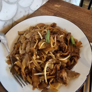 Beef chow fun