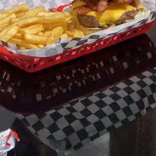 Bacon cheeseburger