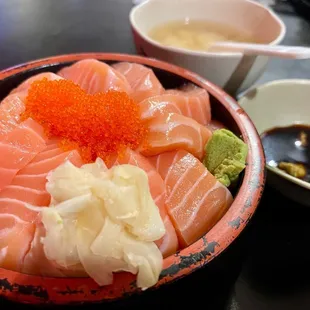 Sashimi Donburi