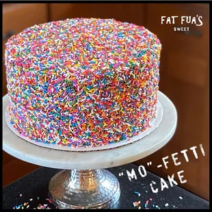 Mo-Fetti Confetti Cake
