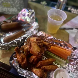 poultry, chicken wings, chicken wings and fried chicken, fried chicken, food, chicken, bbq chicken, fried chicken wings, bbq wings