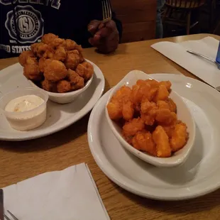 Cajun cheese curds! To die for omgeeenesss good! with mushrooms to boot..both extremely well!!