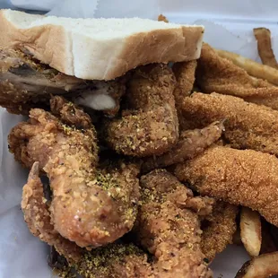 4 Wings and 4 fish $12