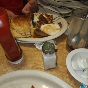 Poached eggs with pancakes sausage