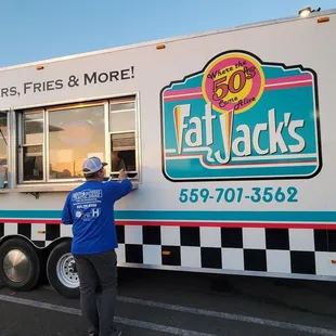 Da&apos; truck!