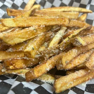 Garlic parm fries