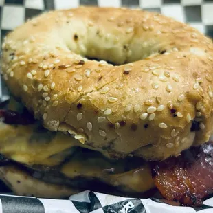 Bagel burger