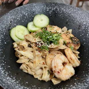 Spicy scallion noodle with shrimp