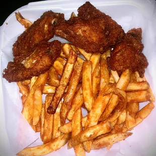 5-piece wing combo with seasoned fries.