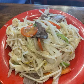 42. Stir Fried Beef Noodle