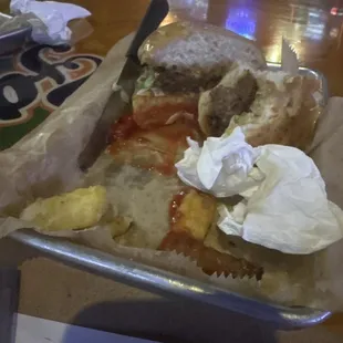 Classic burger  CLASSIC BURGER CLASSIC BURGER