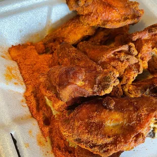 food, chicken wings and fried chicken