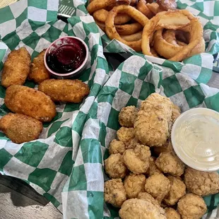food, oysters and mussels