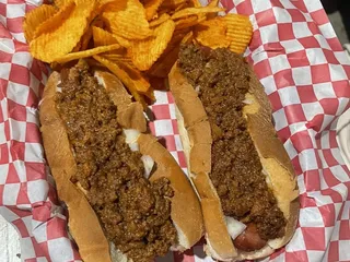 Brookse’s Bar and Grill