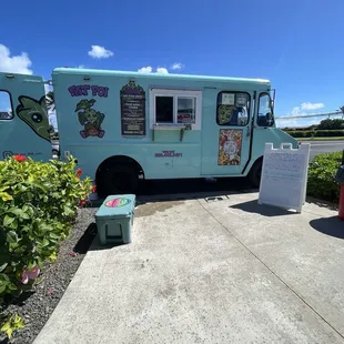 Cute lil food truck