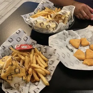 The fat cow and the doobie with Mac N cheese bites