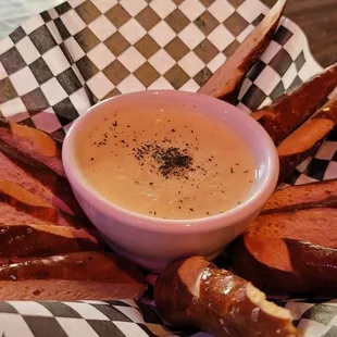 Pretzels with cheese