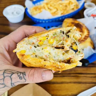 H- Humita Empanada
