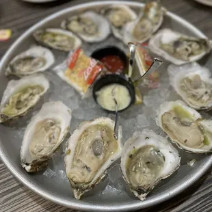 a platter of oysters