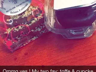 Aunt Mae's Sweet Tooth