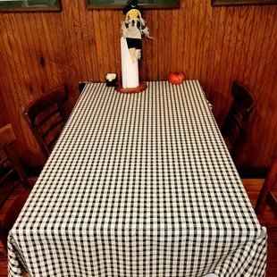 Oct 2021: Now sit-down dining-- the lower, larger dining room