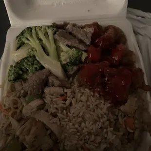2. Broccoli Beef, 6. Sweet and Sour Chicken, 3. Chicken Chow Mein, 3. Chicken Fried Rice